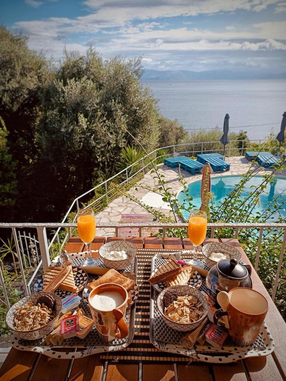Antares Boutique Guesthouse Перама Екстериор снимка