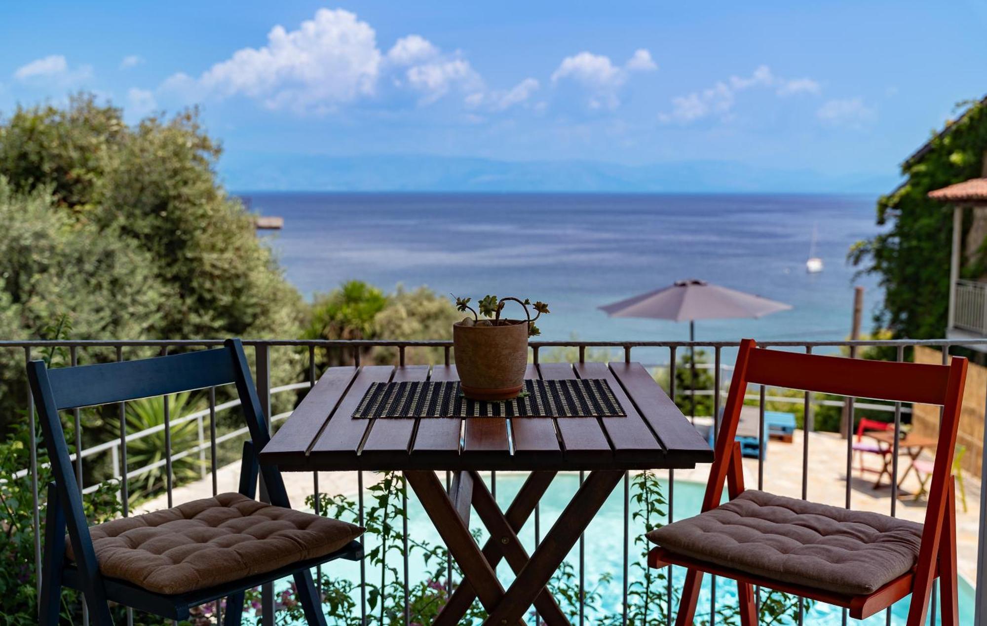 Antares Boutique Guesthouse Перама Екстериор снимка