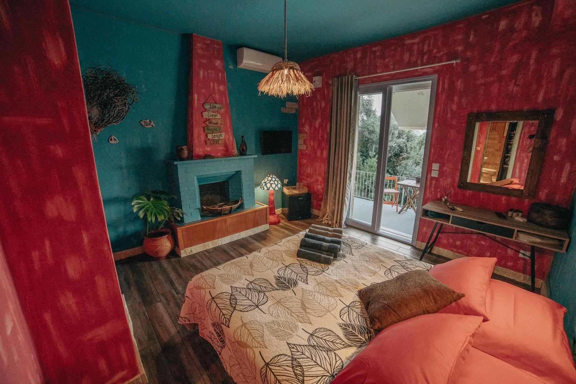 Antares Boutique Guesthouse Перама Екстериор снимка