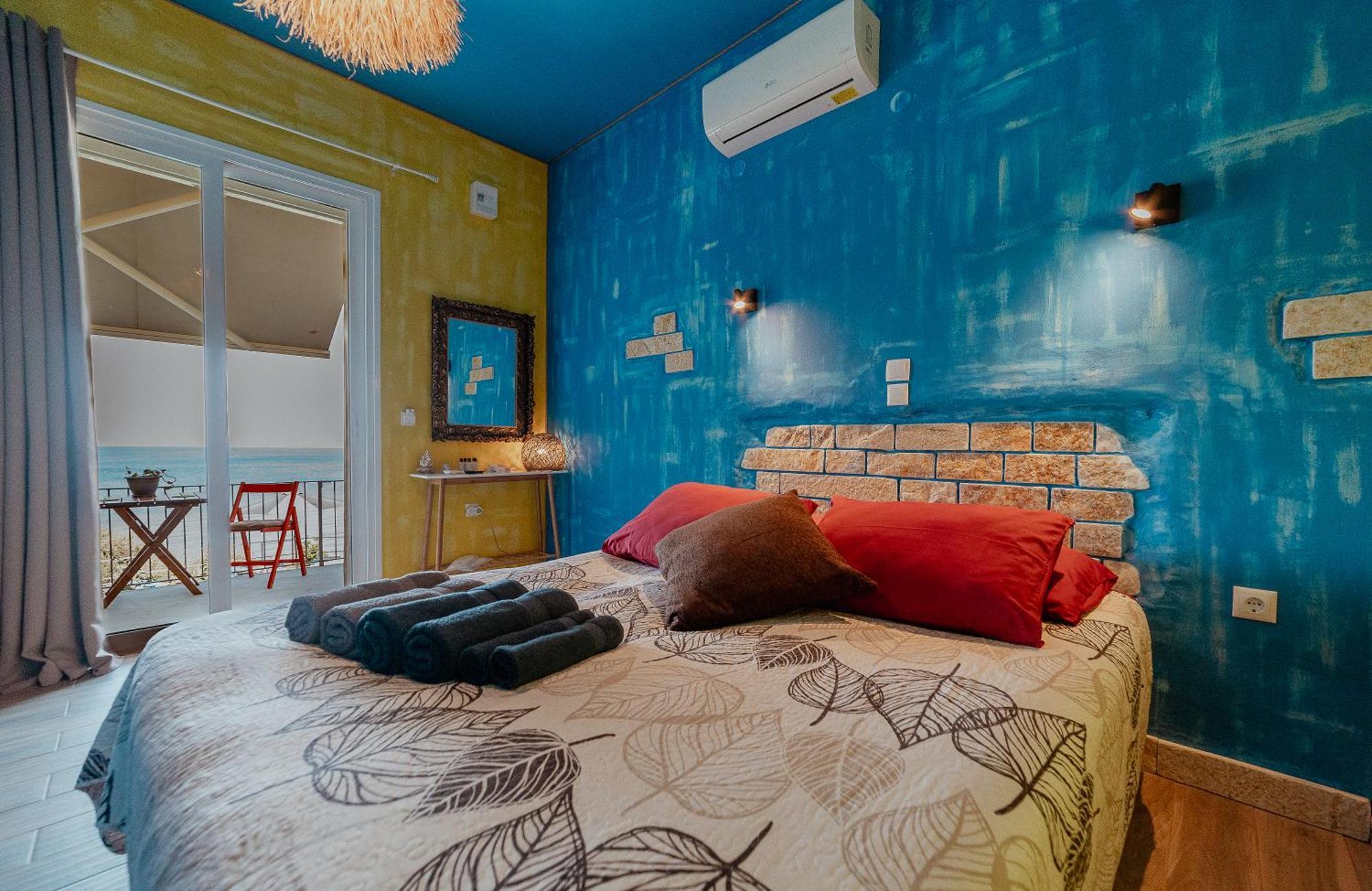 Antares Boutique Guesthouse Перама Екстериор снимка